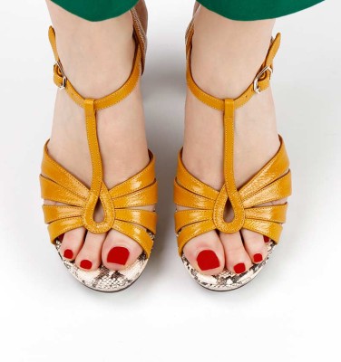 CAFRA YELLOW CHiE MIHARA sandals