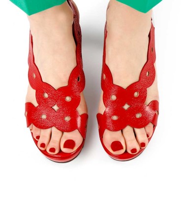 ENVY RED CHiE MIHARA sandals