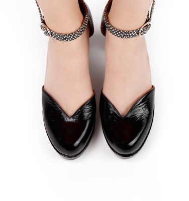 JOMAHO BLACK CHiE MIHARA zapatos