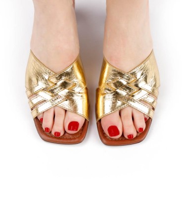 NALMA GOLD CHiE MIHARA sandals