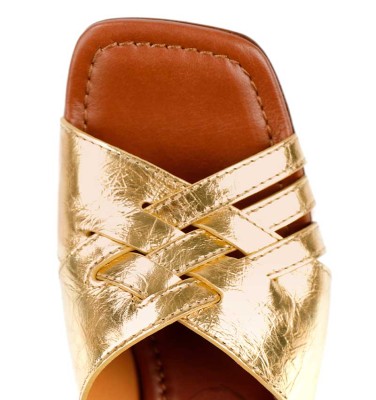 NALMA GOLD CHiE MIHARA sandals