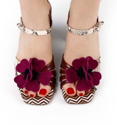 PIRUCA SAND AND RED CHiE MIHARA sandals