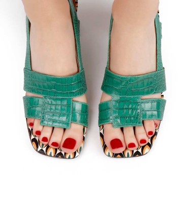 LYZA GREEN CHiE MIHARA sandals