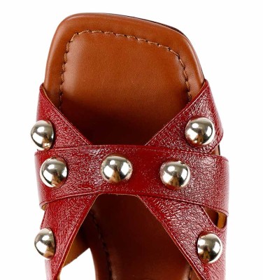 NAILA RED CHiE MIHARA sandals