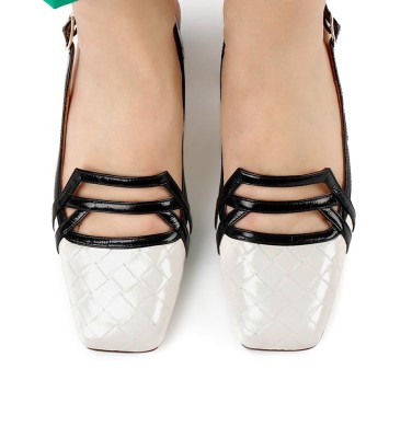 VUNAI WHITE CHiE MIHARA shoes