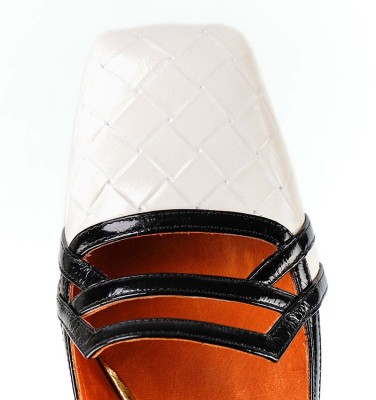 VUNAI WHITE CHiE MIHARA shoes