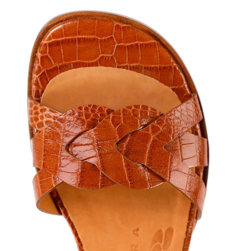 WAGAU BROWN CHiE MIHARA sandals