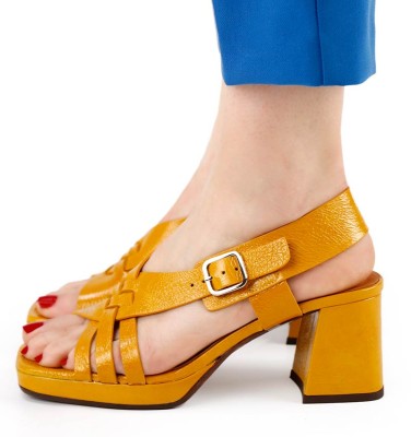 GHADIS YELLOW CHiE MIHARA sandalias