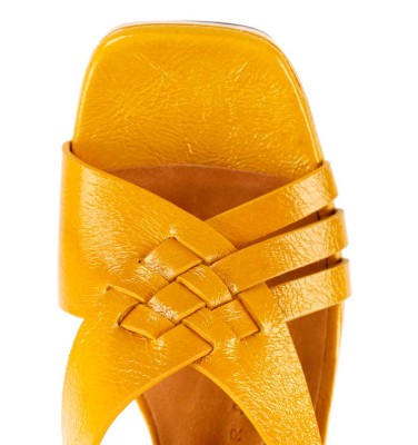 GHADIS YELLOW CHiE MIHARA sandalias