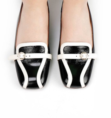 ILANDIA BLACK CHiE MIHARA shoes