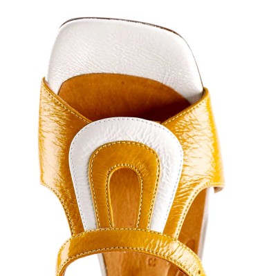 LORVINA YELLOW CHiE MIHARA sandals
