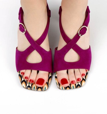 LUANDA BERRY CHiE MIHARA sandals