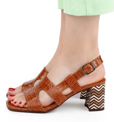 LYAM BROWN CHiE MIHARA sandals