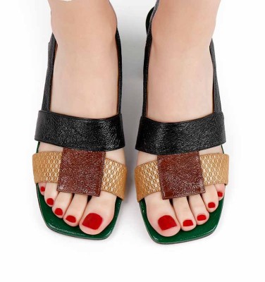 LYZA BROWN CHiE MIHARA sandalias