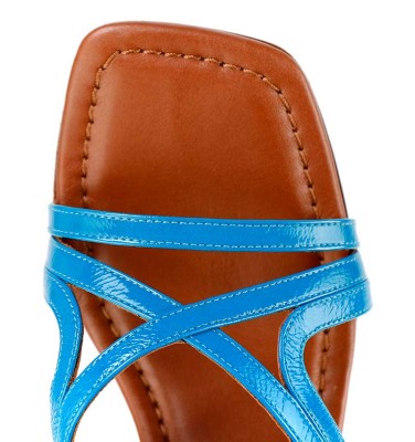NEIDA BLUE CHiE MIHARA sandales