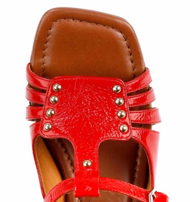NESAN RED CHiE MIHARA sandalias