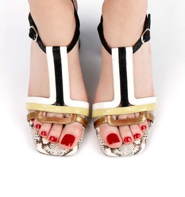 PINYATA BLACK CHiE MIHARA sandals