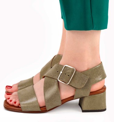 QUISAEL GREEN CHiE MIHARA sandals