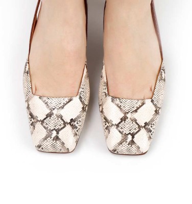 VINI BEIGE CHiE MIHARA shoes