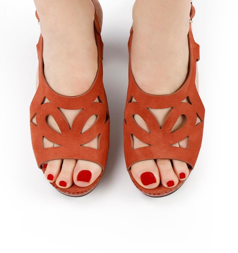 KILOA BROWN CHiE MIHARA sandals