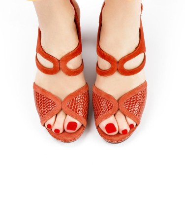 AISA ORANGE CHiE MIHARA sandals