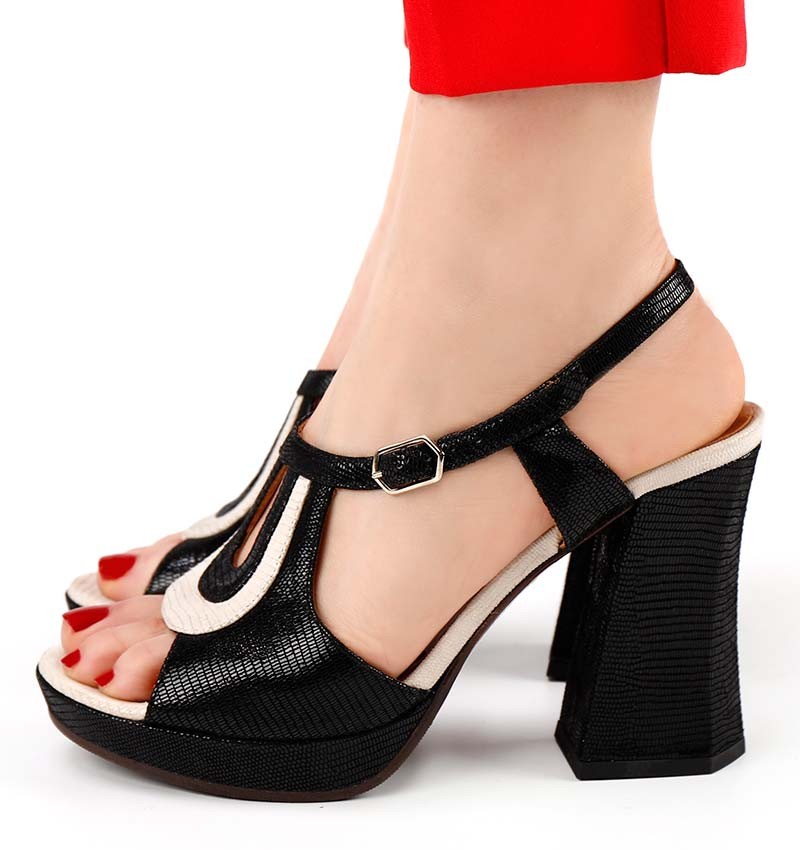 CORVINA BLACK & WHITE CHiE MIHARA sandals