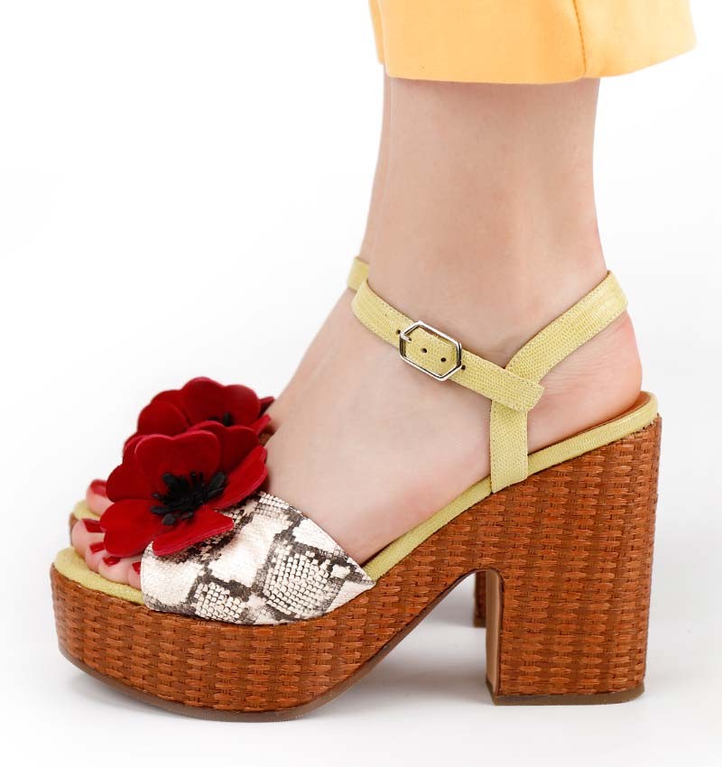 DINI BROWN CHiE MIHARA sandals