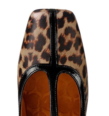 VOGUI BEIGE CHiE MIHARA zapatos