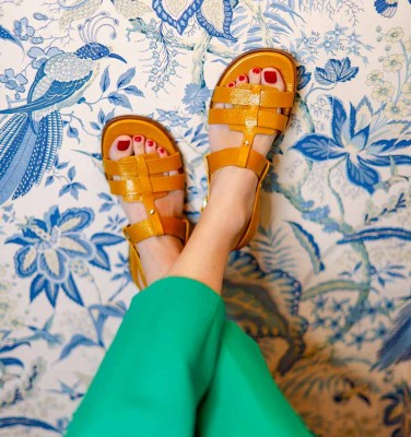 WAYEDA YELLOW CHiE MIHARA sandals