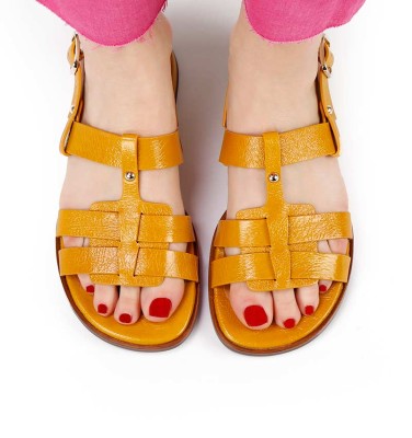 WAYEDA YELLOW CHiE MIHARA sandals