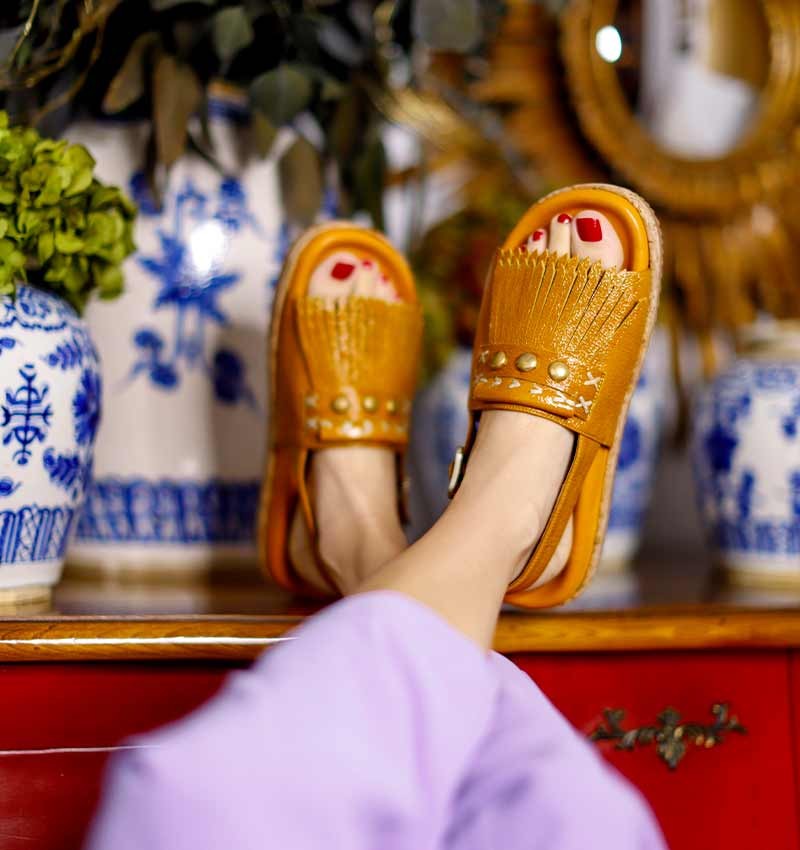 YUGAU ORANGE CHiE MIHARA sandals