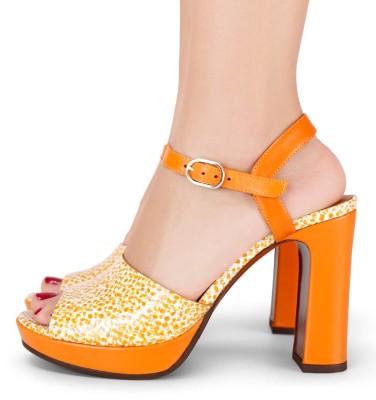 CASETTE ORANGE CHiE MIHARA sandalias