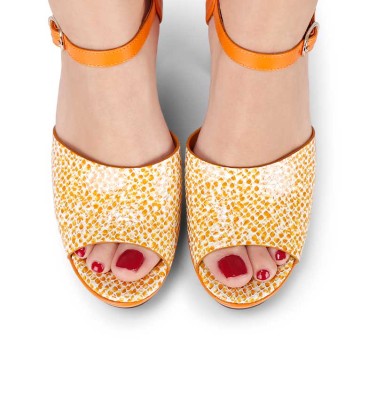 CASETTE ORANGE CHiE MIHARA sandalias