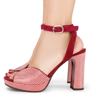 CAIPE RED CHiE MIHARA sandals