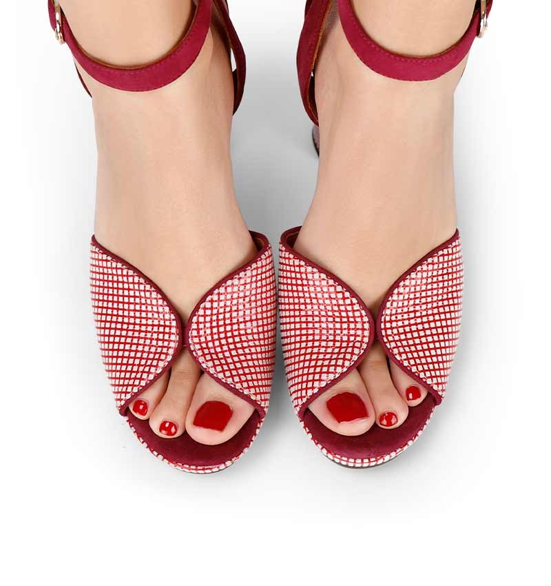 CAIPE RED CHiE MIHARA sandals