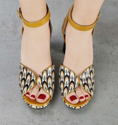 CAIPE MULTI CHiE MIHARA sandalias