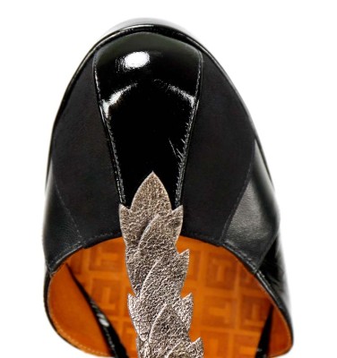 DAFABA BLACK AND WHITE CHiE MIHARA shoes