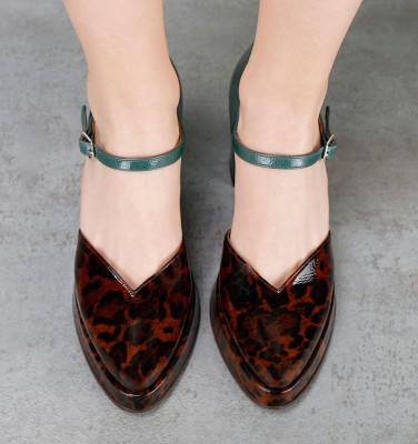 FASI BROWN GREEN CHiE MIHARA shoes