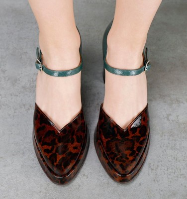 FASI BROWN CHiE MIHARA shoes