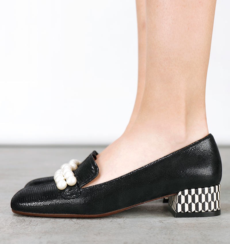 IDAKO BLACK & WHITE CHiE MIHARA zapatos