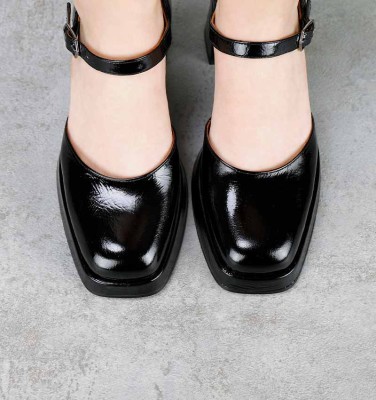 KENTO BLACK CHiE MIHARA shoes