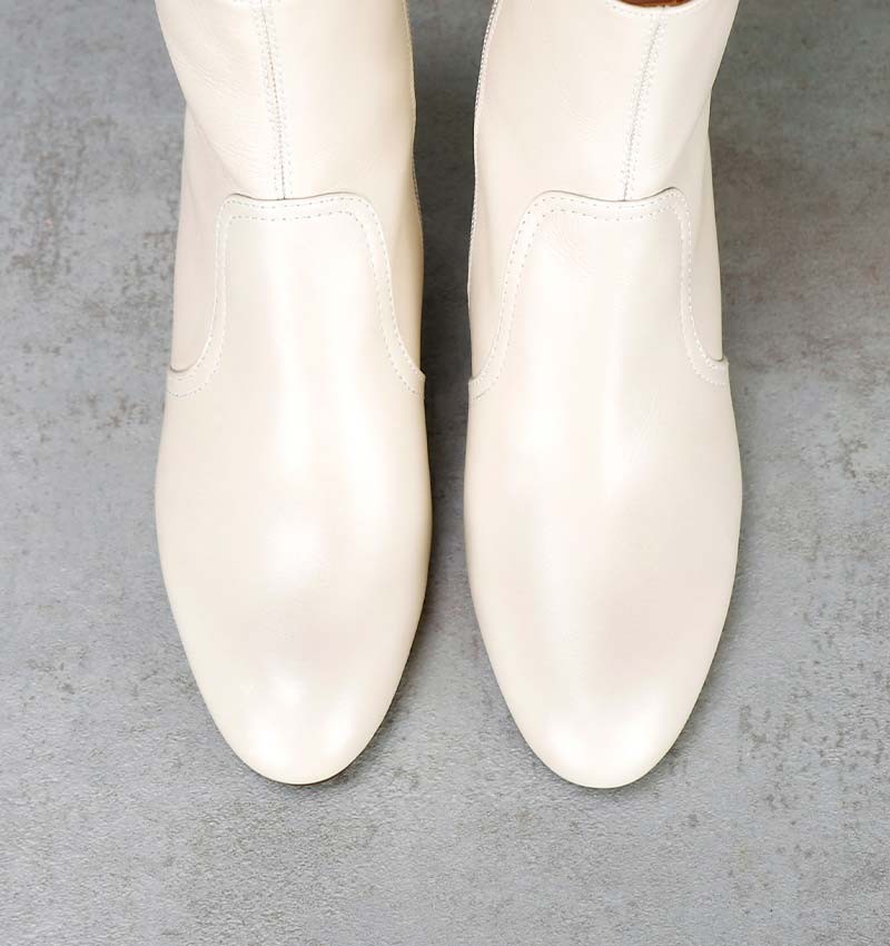 nureya-white