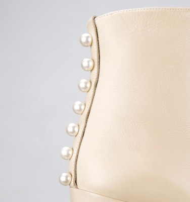 NUREYA WHITE CHiE MIHARA boots