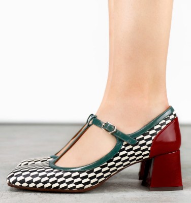 VRAPE BLACK AND WHITE CHiE MIHARA sandals