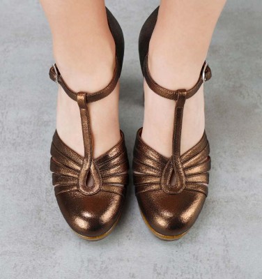 YEILO BRONCE CHiE MIHARA shoes