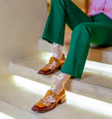 ZELANDA OCHER CHiE MIHARA shoes