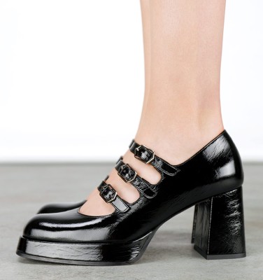KATYA BLACK CHiE MIHARA shoes