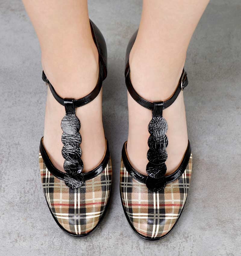 DAFRA BLACK CHiE MIHARA shoes