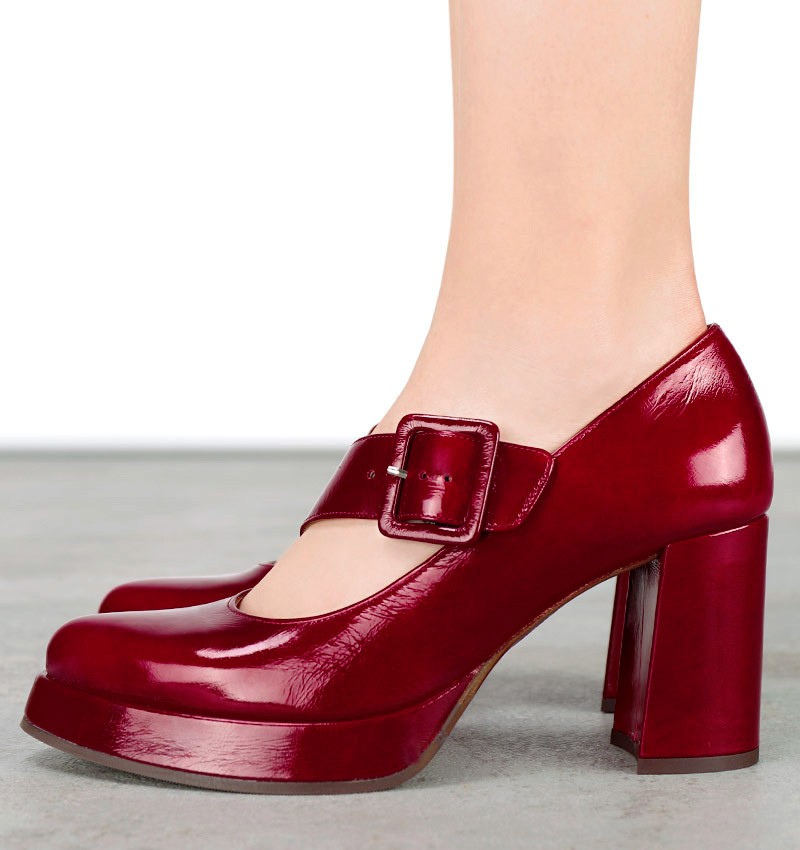 FELISA RED CHiE MIHARA shoes