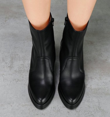 FENTU BLACK CHiE MIHARA boots